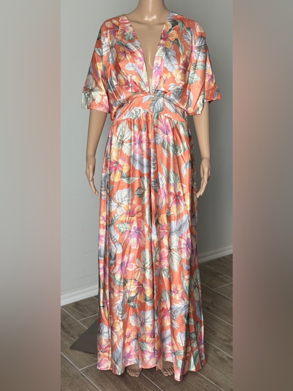 💋NWT showpo sophia plunge neck bat wing sleeve maxi dress in multi floral - Picture 10 of 14